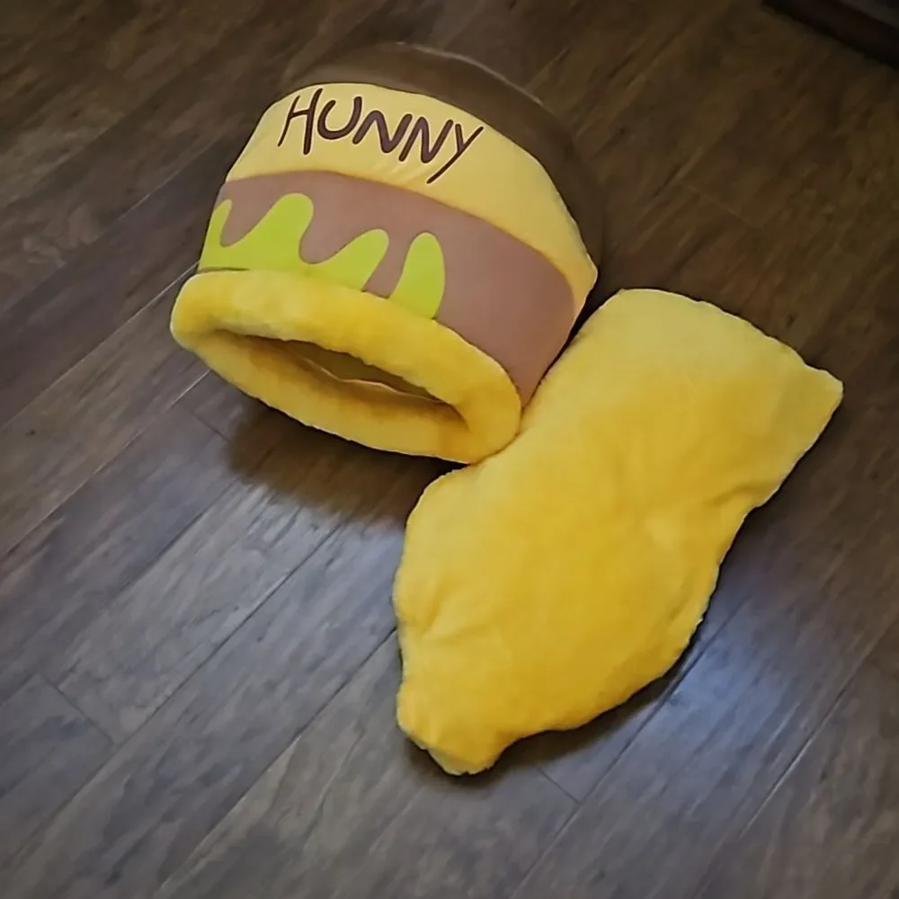 Hunnypot Plush Pet Bed with Honey Spill Pillow NWT